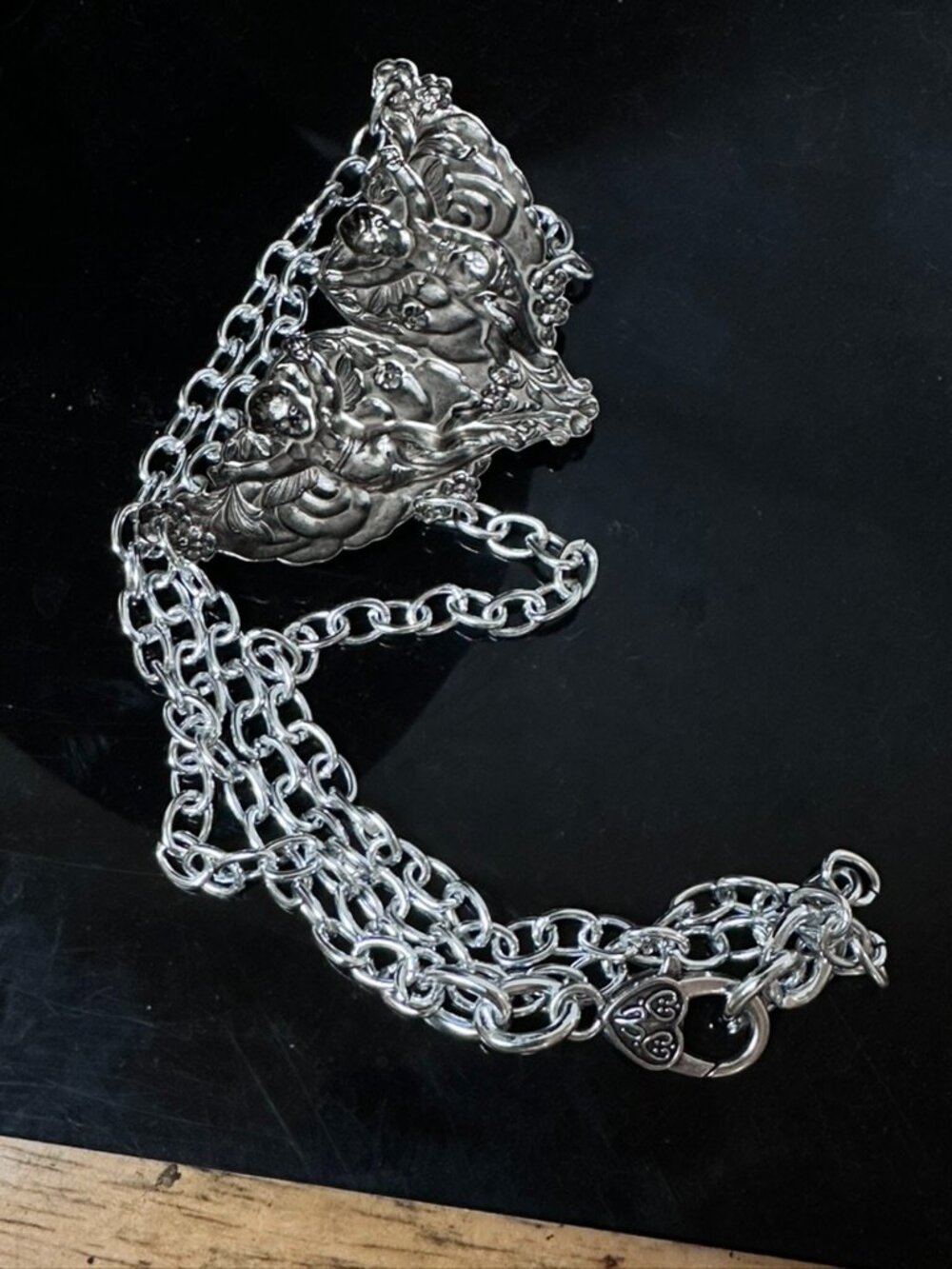 Cherub Angel Necklace Victorian Silver Repoussé Cupid Angels Choker - Picture 8 of 8